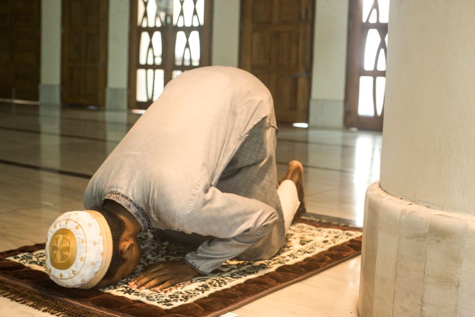 Best ways to incorporate the daily Salah guide into a busy workday routine