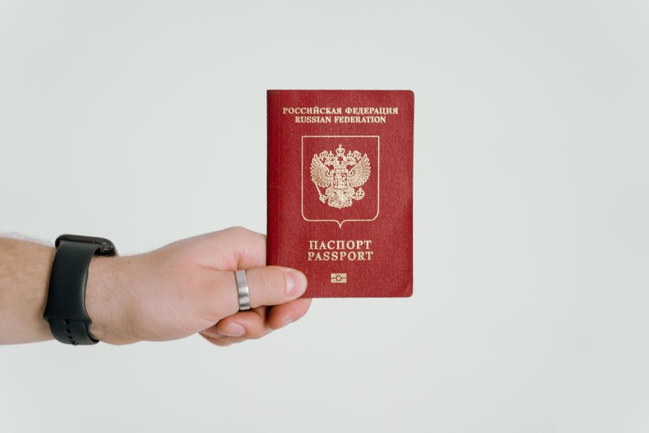 Canada Super Visa vs Visitor Visa for parents: which is better?
