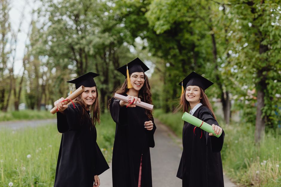 How to find Pakistani designer dresses for graduation ceremonies in the US