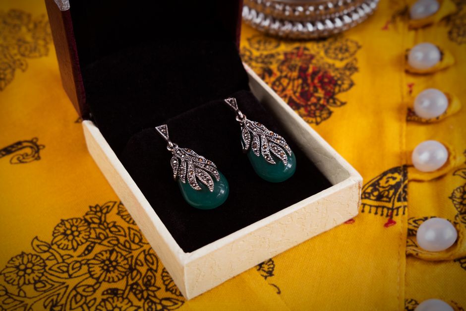 How to match traditional Pakistani jewelry with casual kurtis for everyday wear