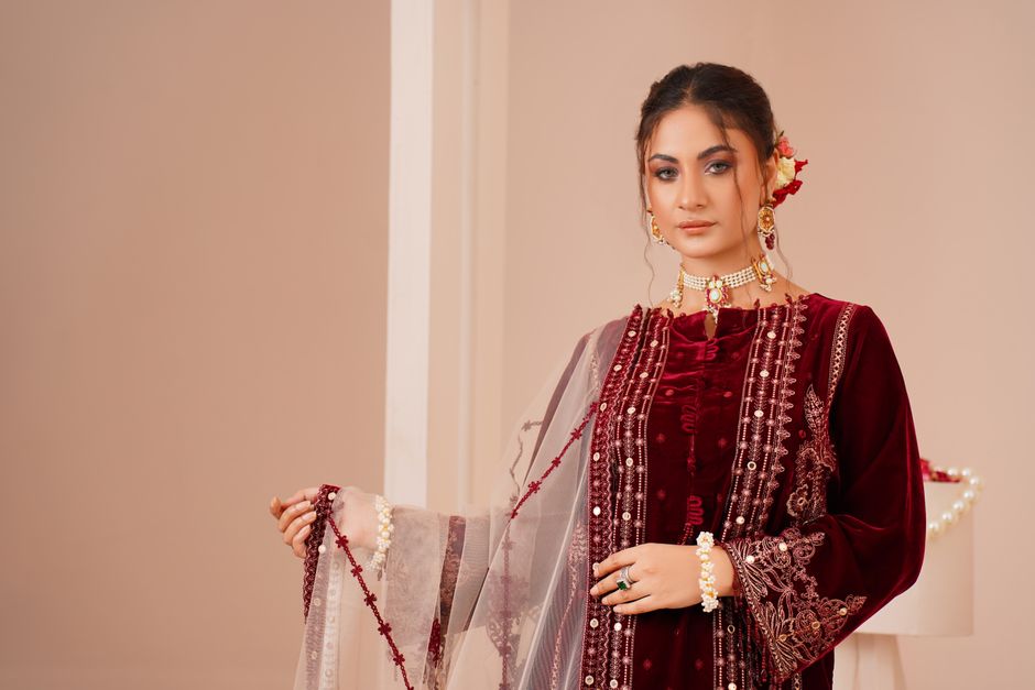 How to pick the right zardozi embroidery style for a formal Pakistani gown
