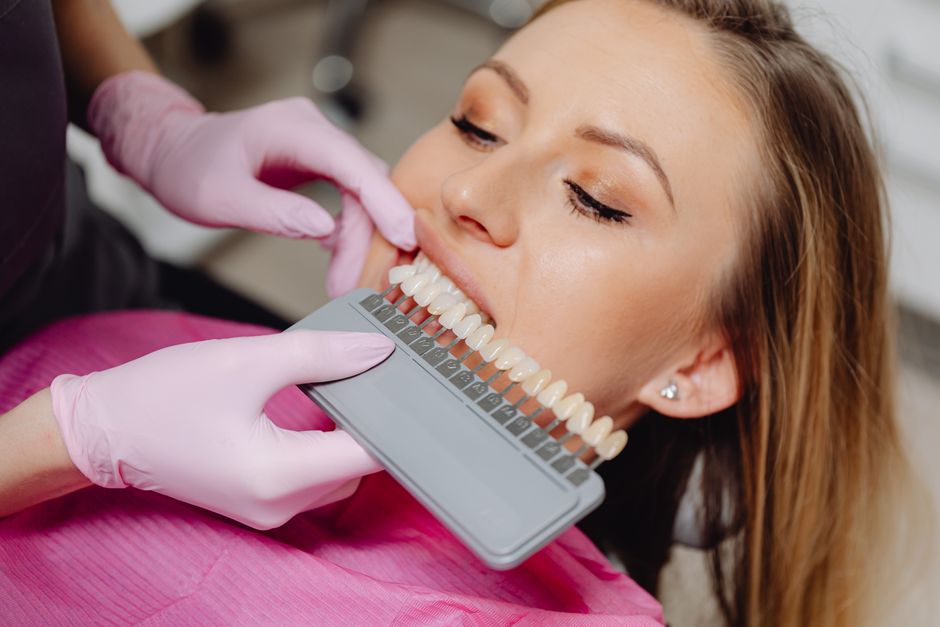 How to prevent tooth sensitivity after teeth whitening