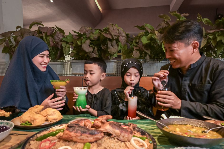 How to quickly verify the halal status of a newly released energy drink using AI scanning