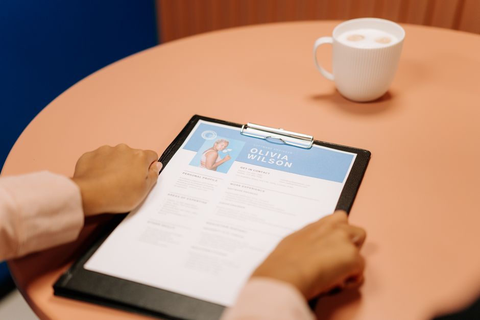 How to use an AI career copilot to build a personalized company research brief before each interview