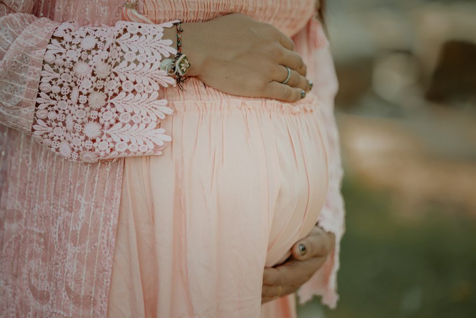 Pakistani designer dresses for expectant mothers: modest maternity options available in the US