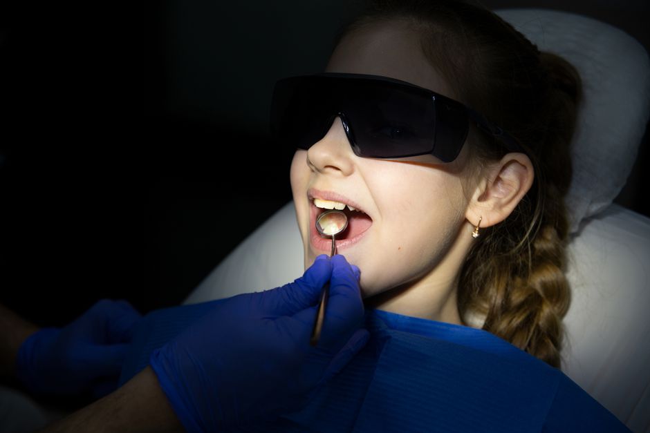 Pediatric dental hygiene: when should a child first visit the hygienist?