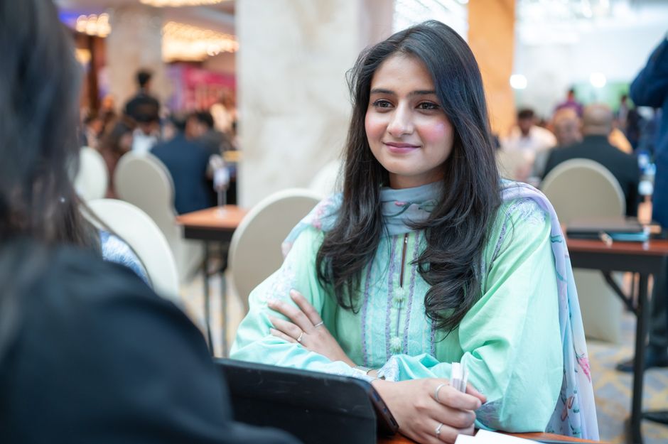 Tips for mixing traditional Pakistani jewelry with modern U.S. business attire for networking events