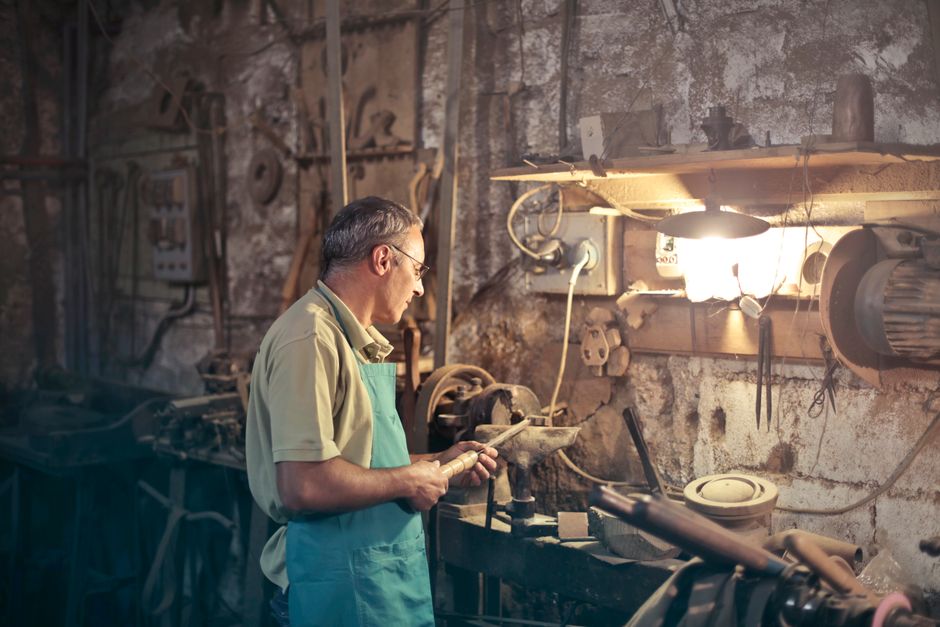 What AI tools can help me determine my eligibility for the UK Skilled Worker visa in 2027?