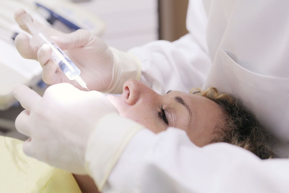 What are the benefits of a therapeutic facial injectable at a dental hygiene clinic compared to a traditional cosmetic clinic?