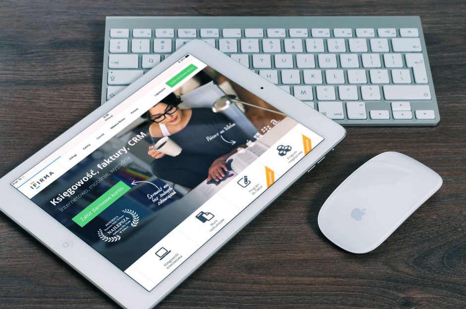 What are the best ways to integrate EasyJobsApply’s 1‑click job grabber with a CRM for bulk outreach