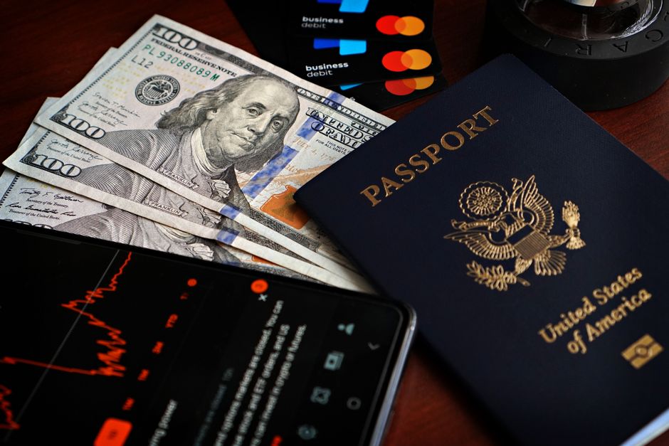 What are the eligibility criteria for the UK Global Talent visa for digital technology experts?