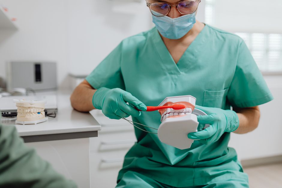 What are the most effective at-home oral care routines for preventing gum disease in North Vancouver?
