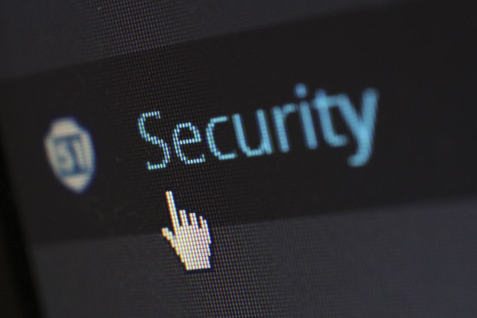 What privacy measures protect my interview transcripts when using EasyJobsApply on a shared computer